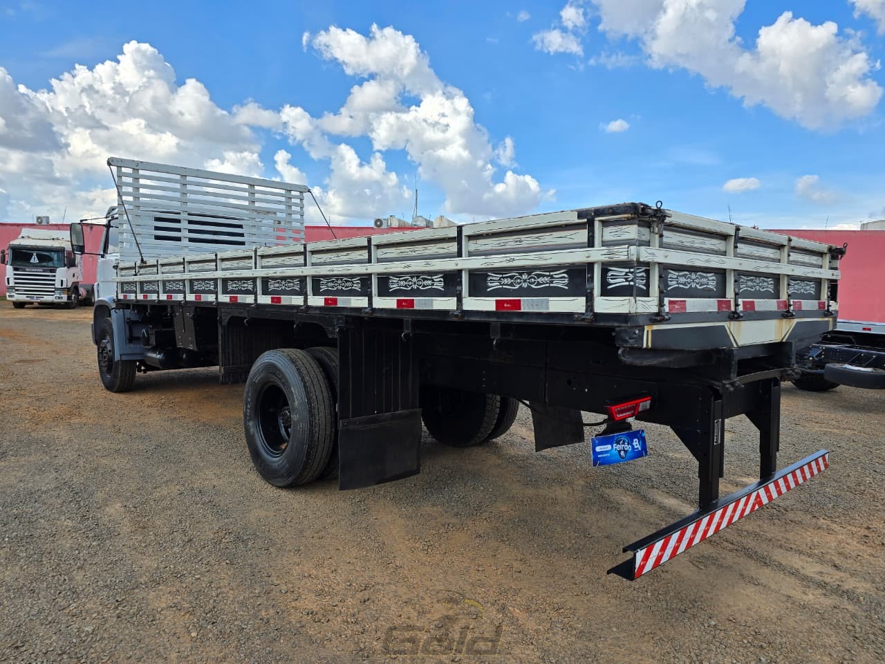 WhatsApp Image 2025-11-18 at 09.17.08