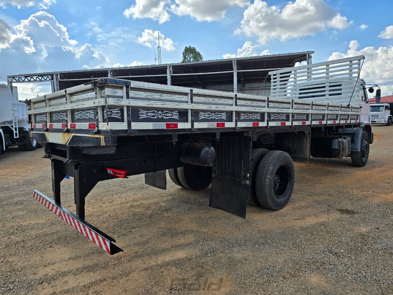 WhatsApp Image 2025-11-18 at 09.17.10 (2)