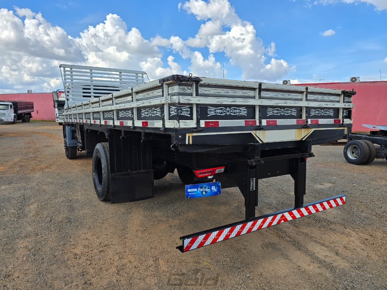 WhatsApp Image 2025-11-18 at 09.17.10