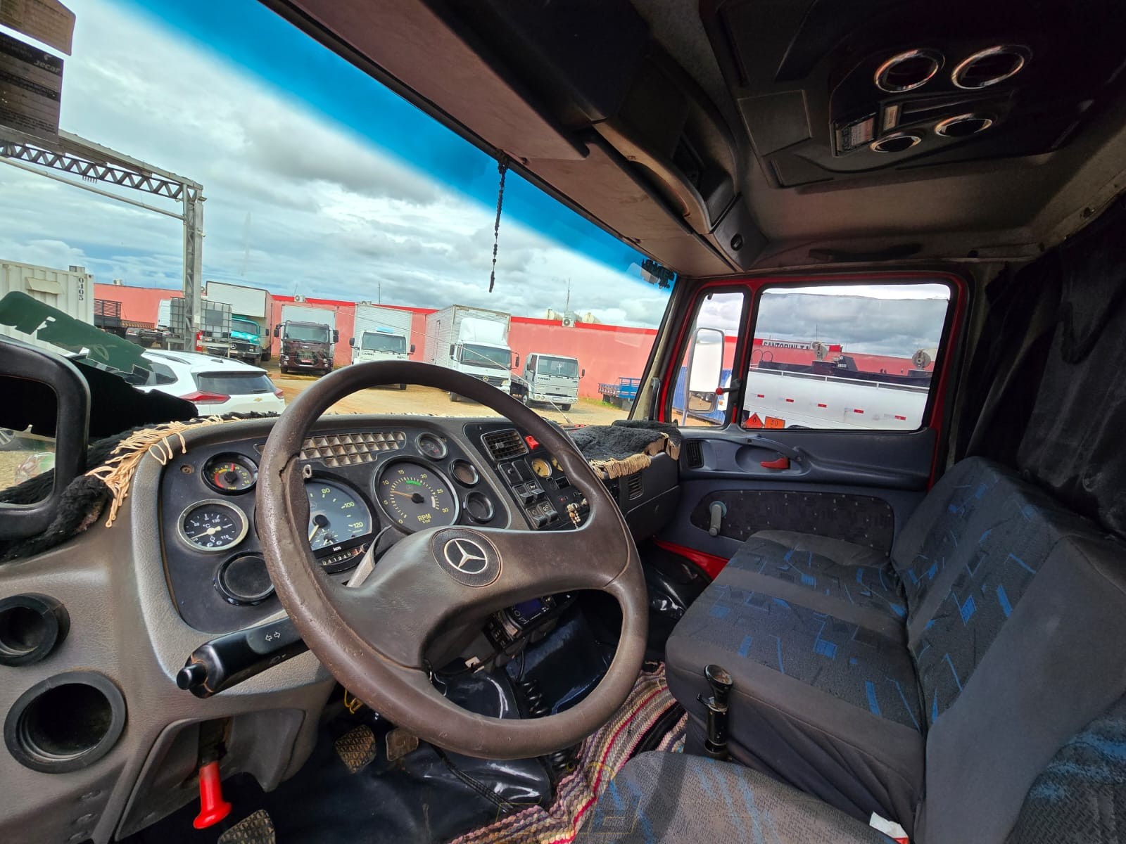 WhatsApp Image 2025-12-04 at 16.39.03