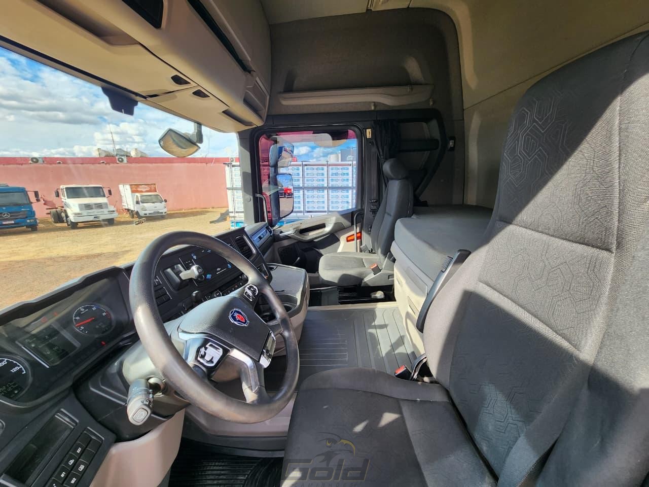 SCANIA (12)